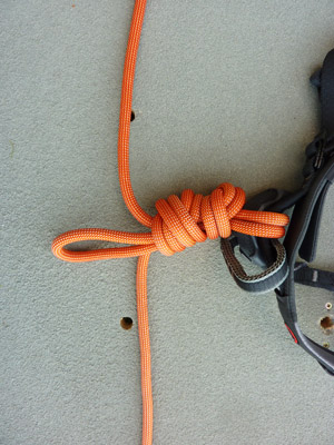 Demi double-nœud de pêcheur